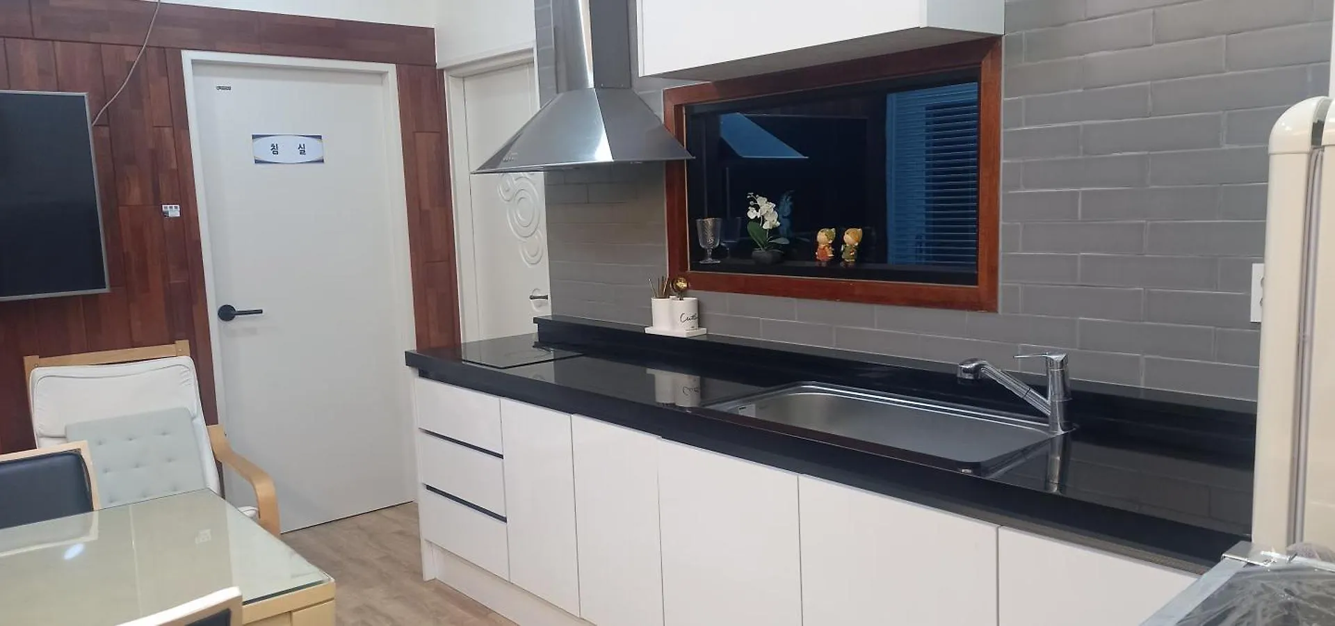 Hamdeok Poolvilla Pension Lamborghini Jeju Holiday home
